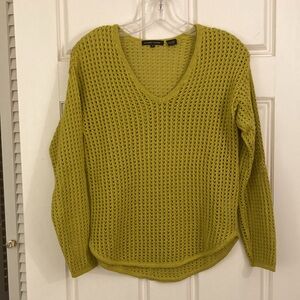 WOMEN’s LOOSE KNIT, V- NECK TOP